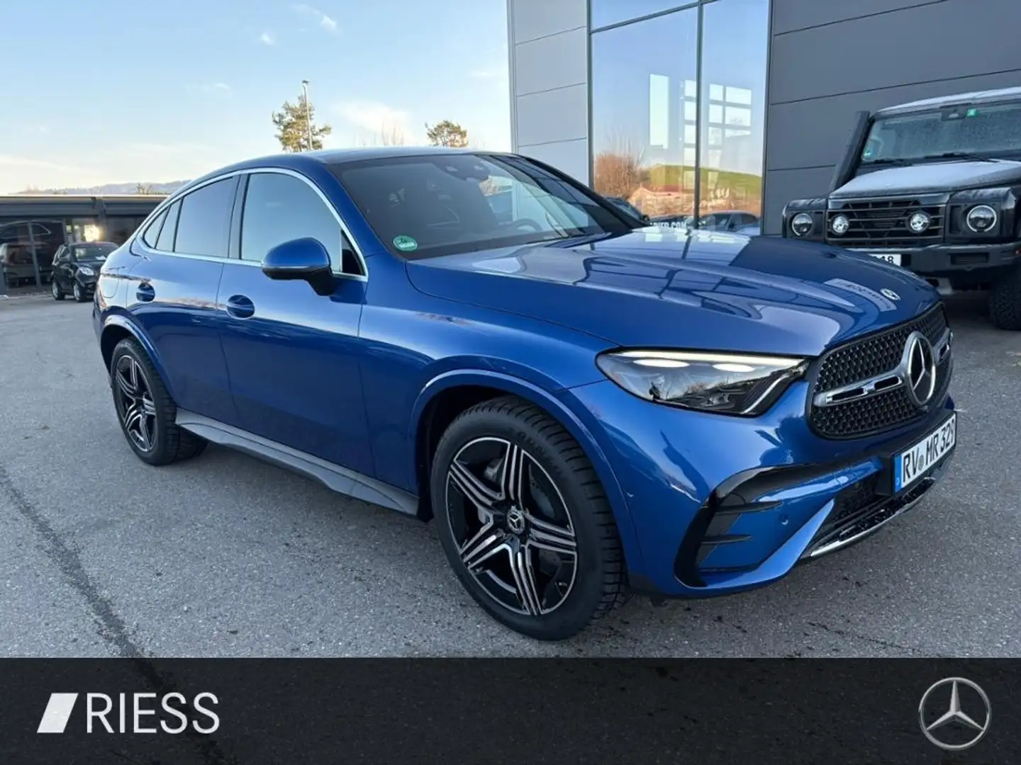 Mercedes-Benz GLC 300 Coupé AMG+PANO+AHK+DISTR+DIGI L+MEMORY+ Blau - 2