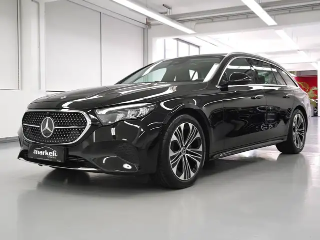 Mercedes-Benz E 220 E 220 d T ! MODELL 2026 ! PANORAMADACH / KEYLESS GO / DISTRONIC / WINTERPAKET