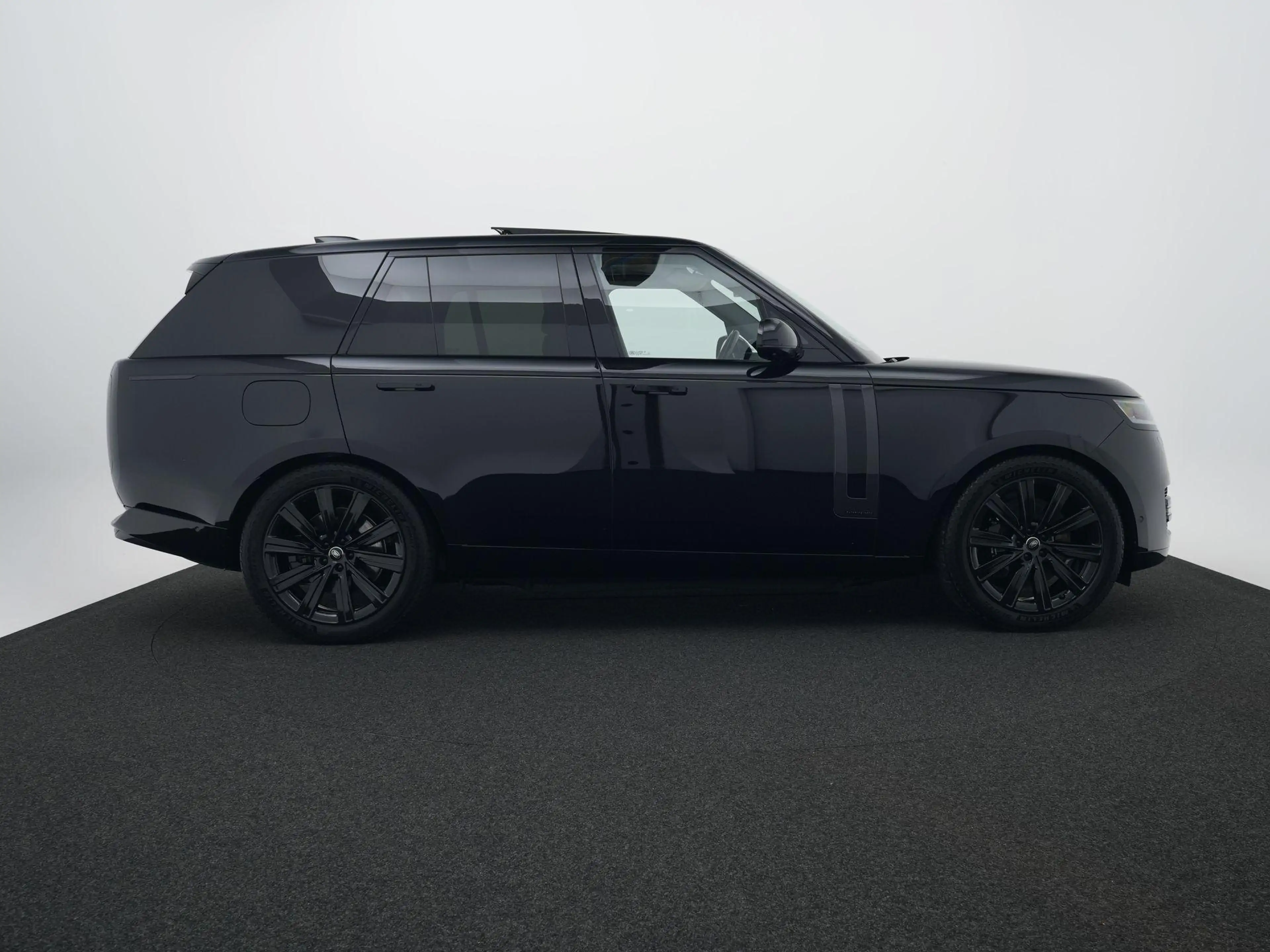 Land Rover Range Rover 3.0 P550e Autobiography PHEV — photo 7