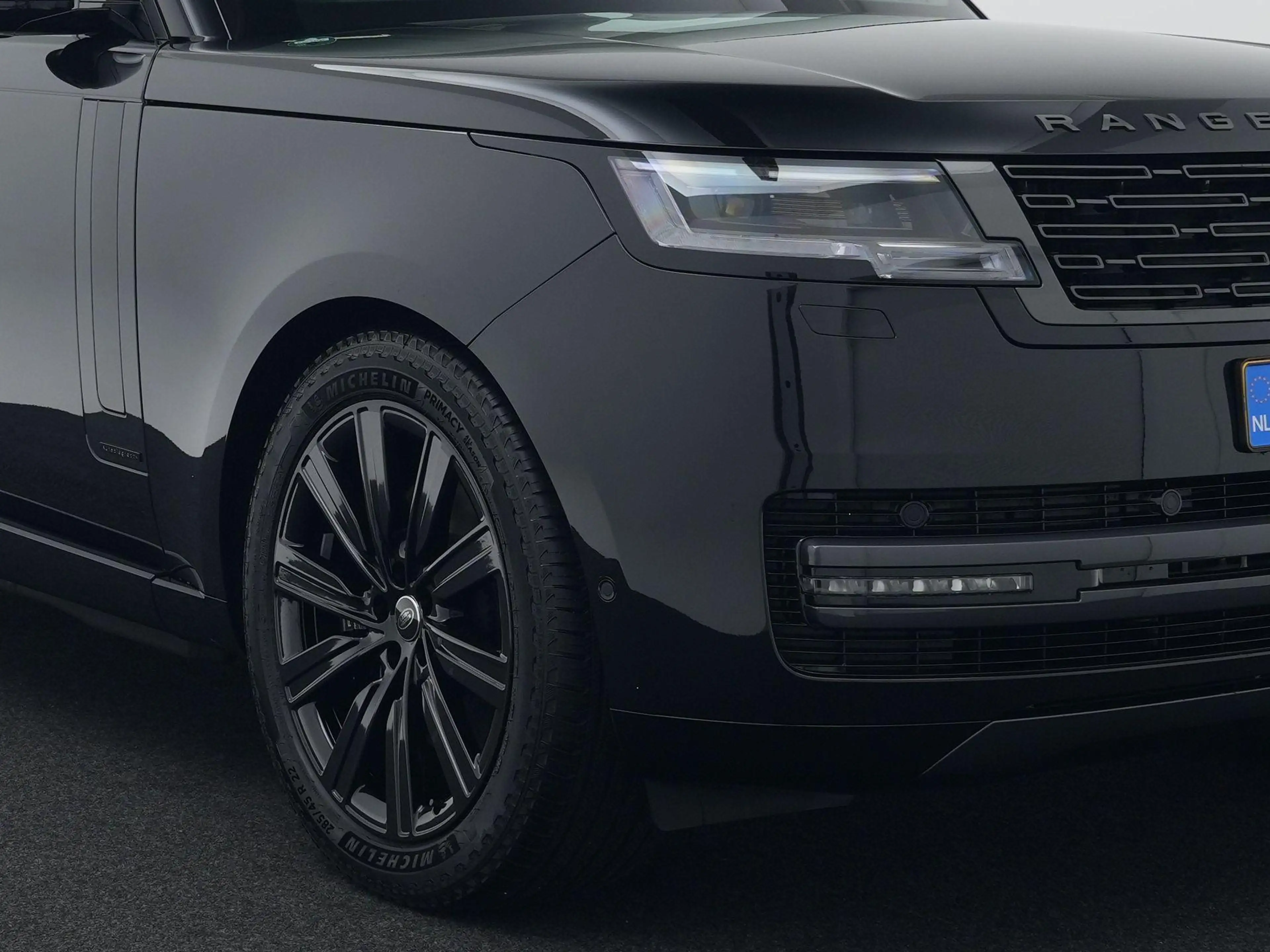 Land Rover Range Rover 3.0 P550e Autobiography PHEV — photo 12
