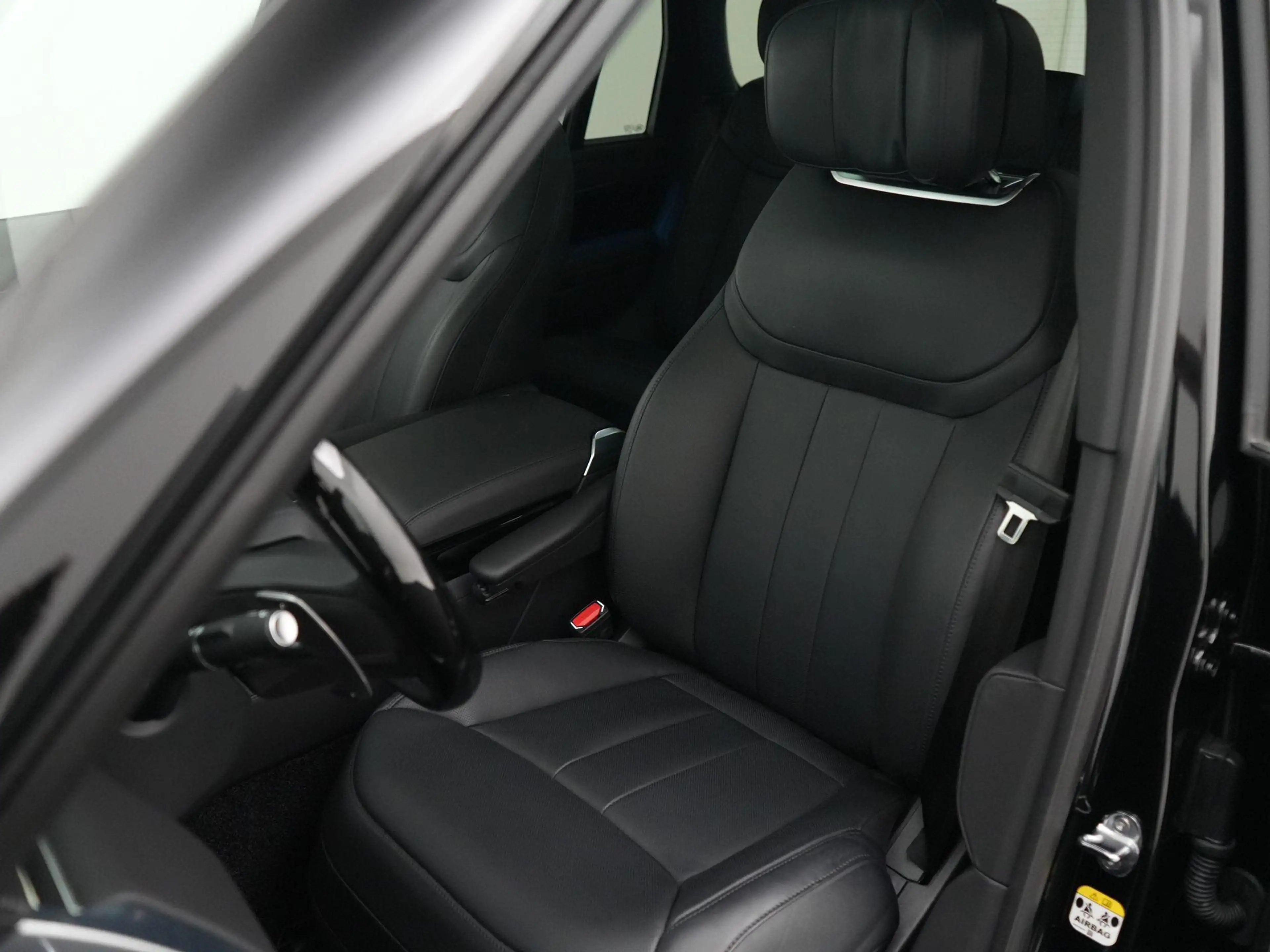 Land Rover Range Rover 3.0 P550e Autobiography PHEV — photo 8