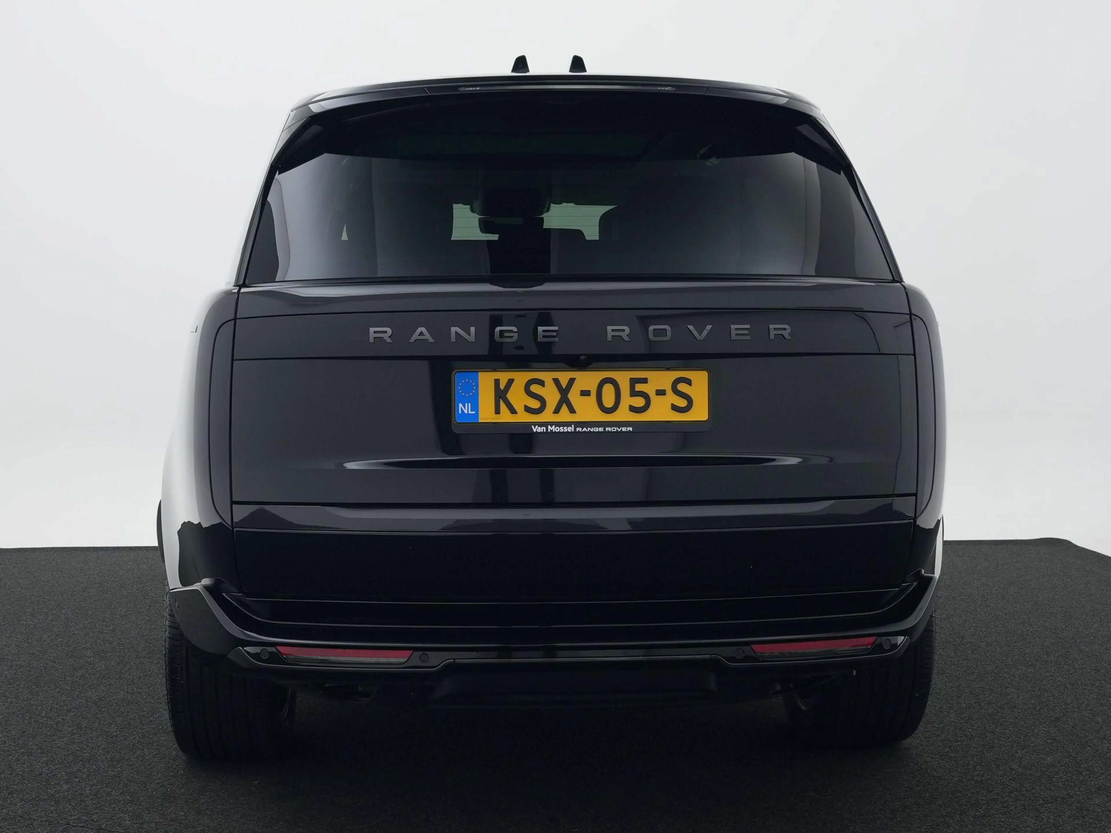 Land Rover Range Rover 3.0 P550e Autobiography PHEV — photo 6