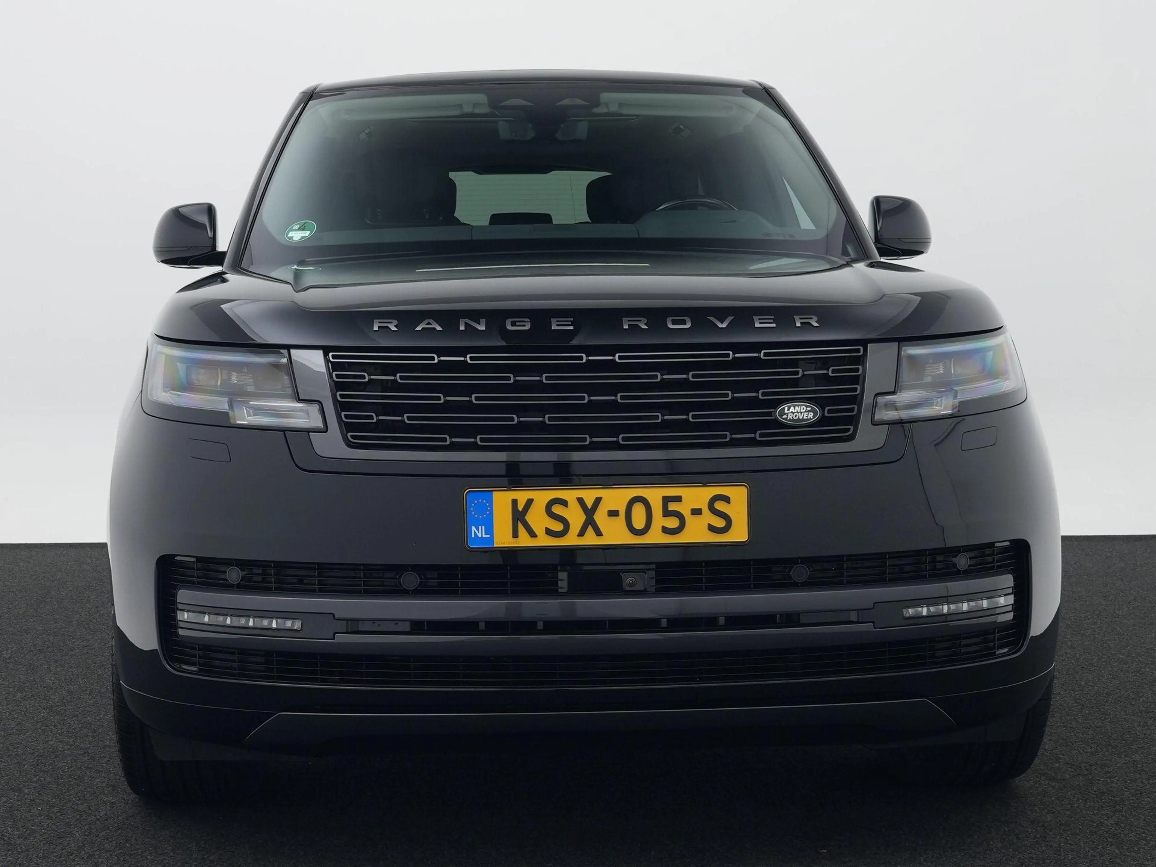 Land Rover Range Rover 3.0 P550e Autobiography PHEV — photo 4