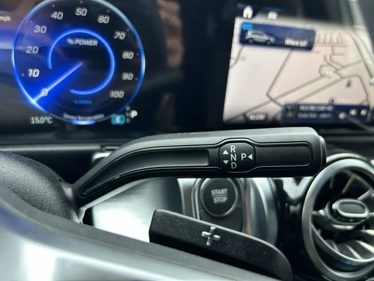 Mercedes-Benz EQB снимка Mercedes-Benz EQB