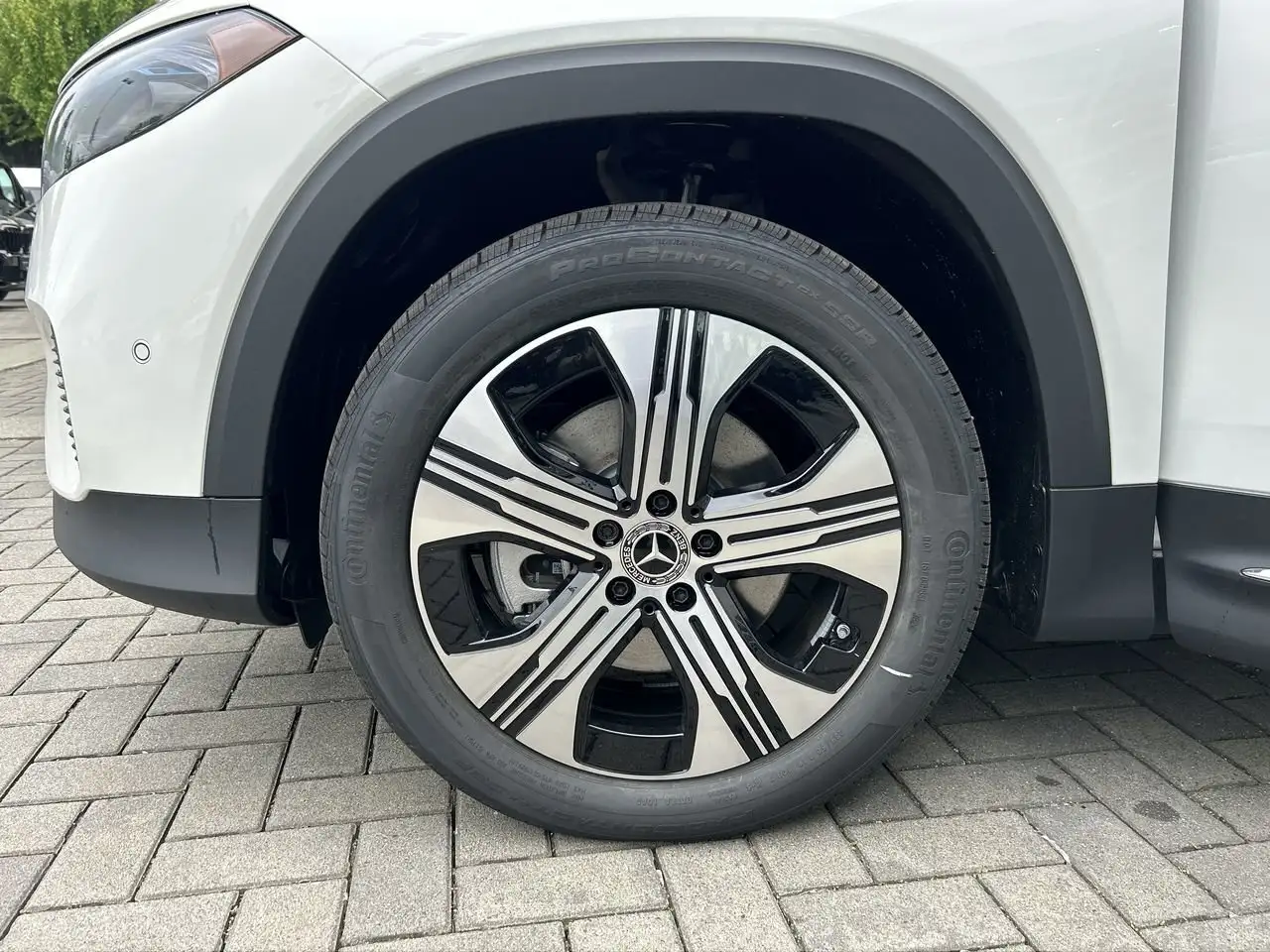 Mercedes-Benz EQB снимка Mercedes-Benz EQB