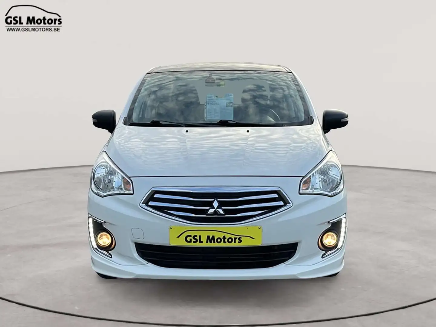 Mitsubishi Attrage 1.2i-80cv  04/2015 40.518km -blanche- Airco/Radio Blanc - 2