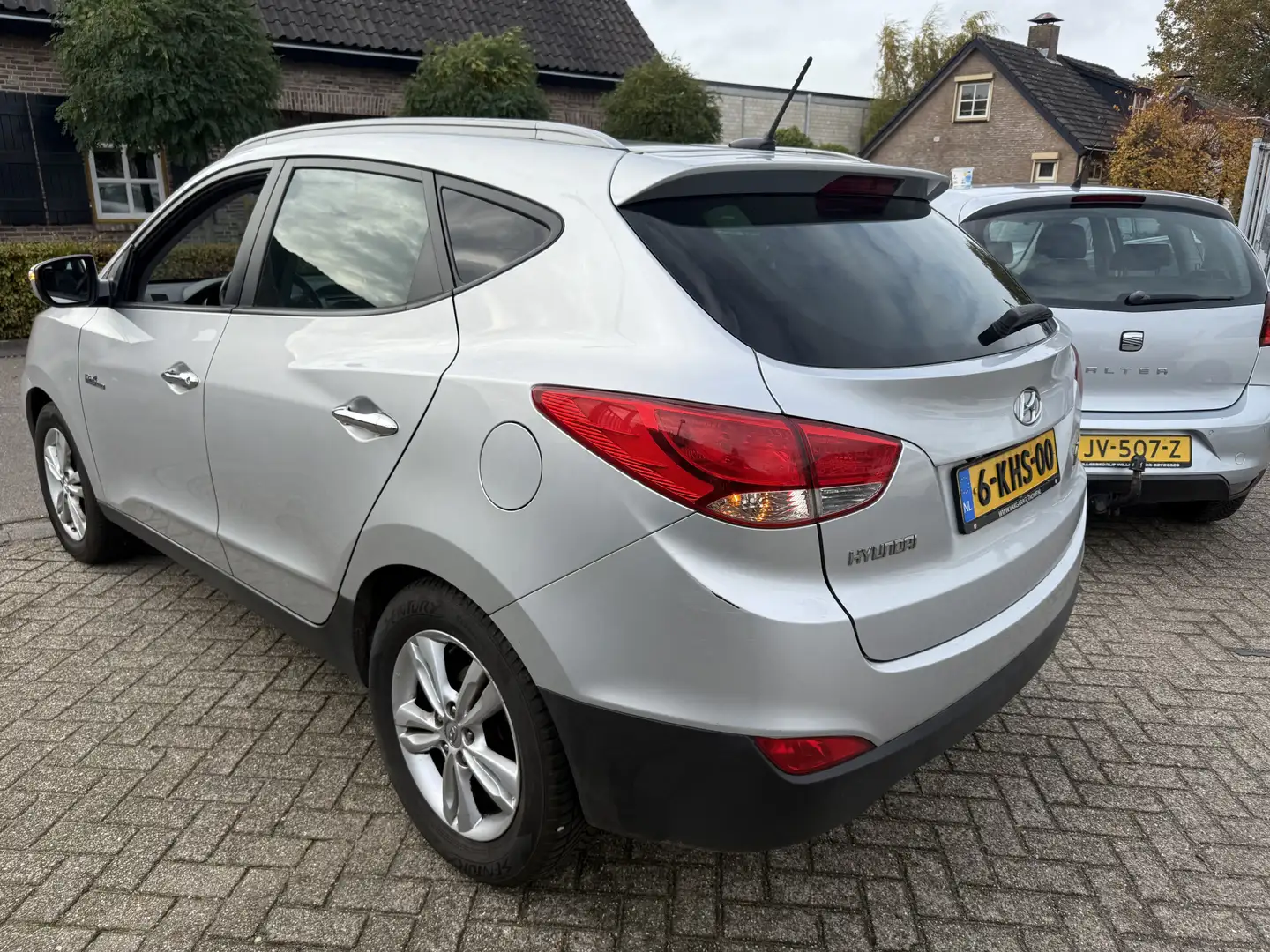 Hyundai iX35 1.6i GDI Style PANO/LEDER/CLIMA Grigio - 2