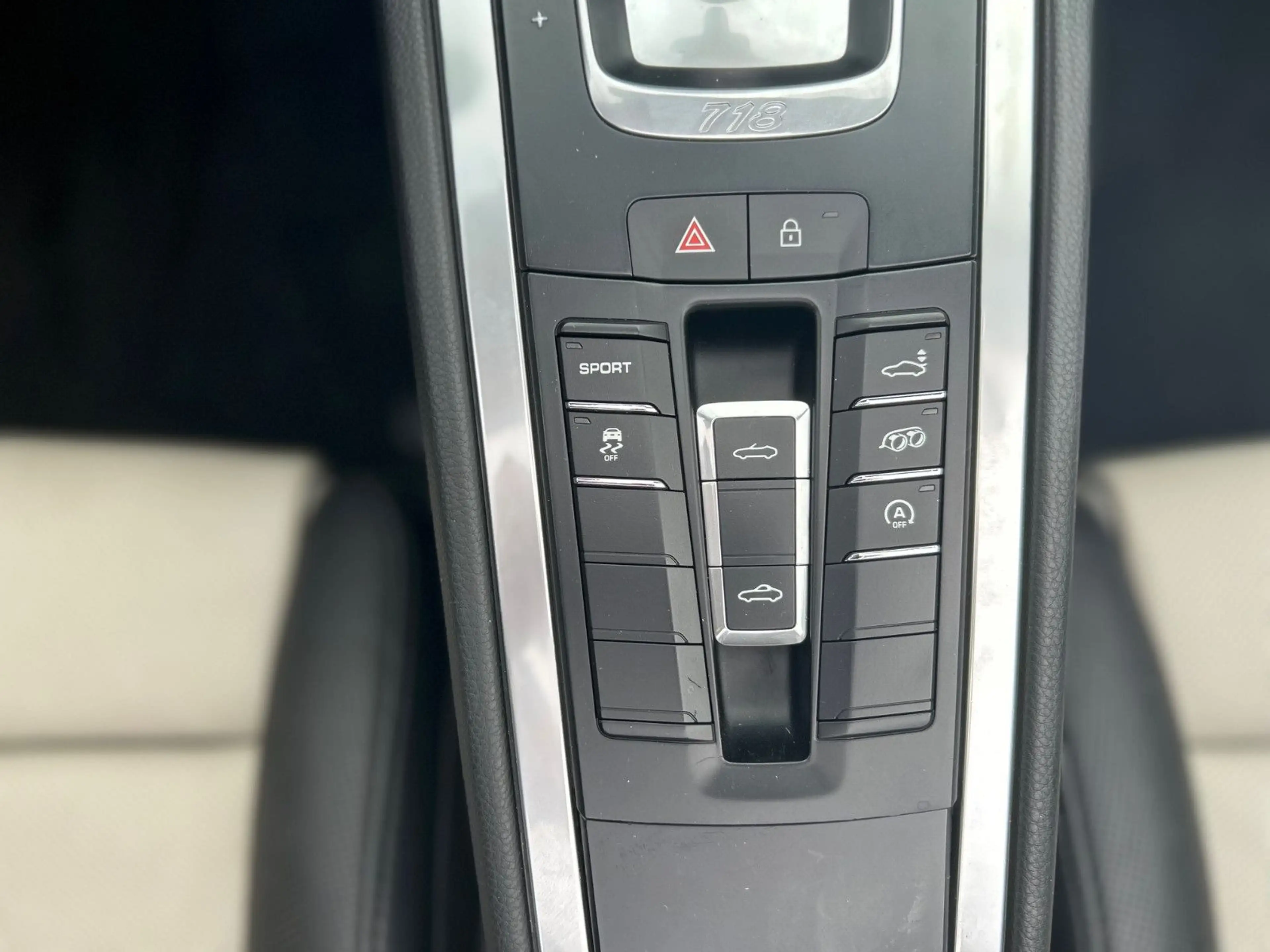 Porsche Boxster 718 Sport Sportabgas/ KAMINROT" — photo 13
