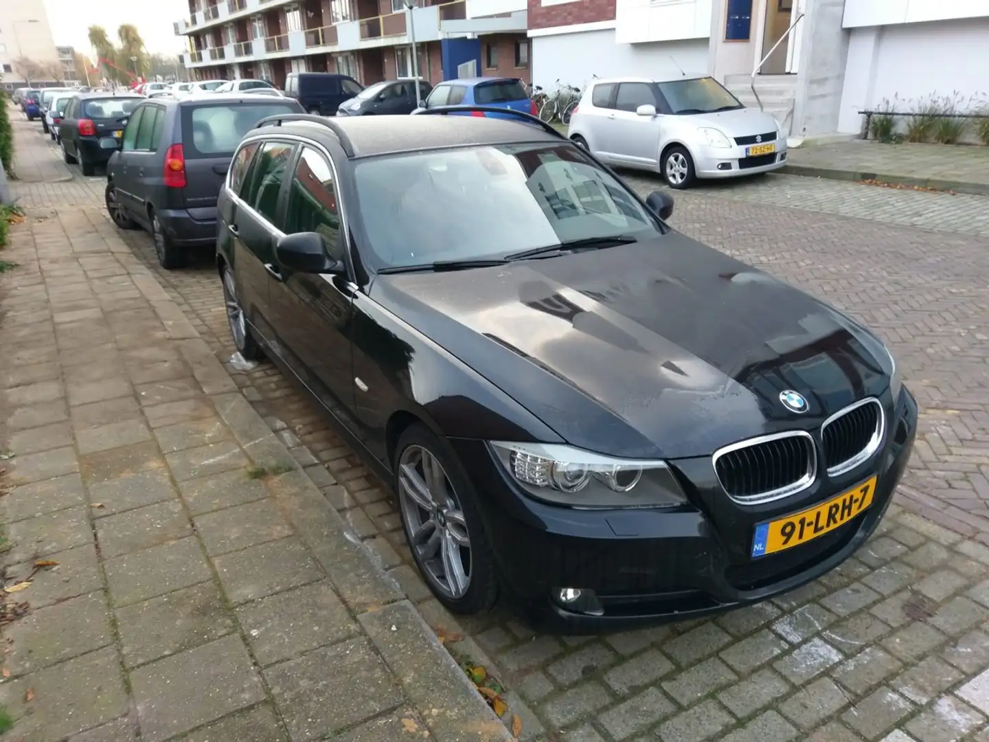 BMW 318 i Bns Style Zwart - 1
