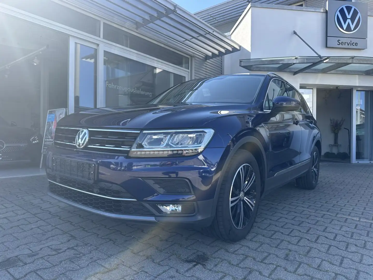 Volkswagen Tiguan 2.0TDI DSG HIGHLINE*LED*PANORAMA*AHK*18-ZOLL Bleu - 1