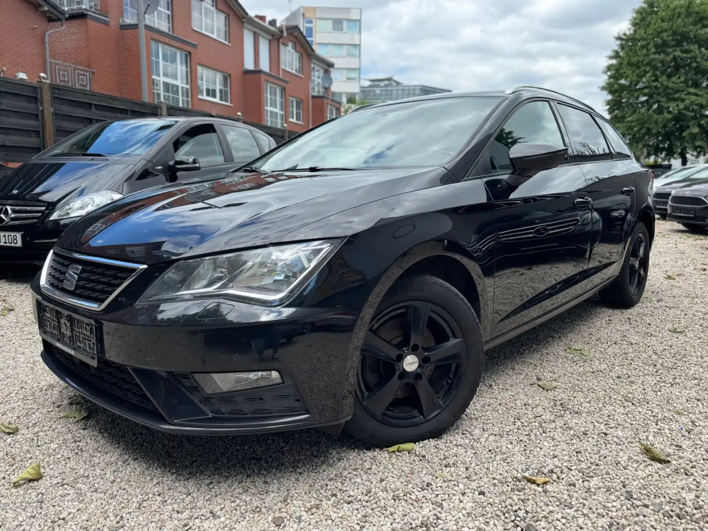SEAT Leon ST Style/DSG/NAVI/PDC/KLIMATR./TEMP./EURO-6 Schwarz - 2