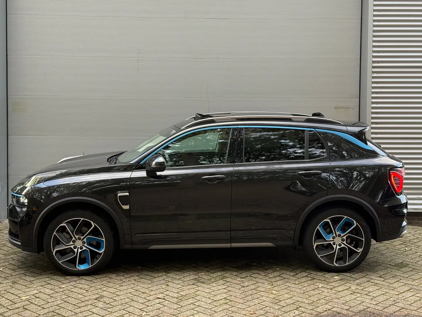 Lynk & Co 01 1.5 Plug-in Hybride l Pano l Camera l Carplay l AC Noir - 2