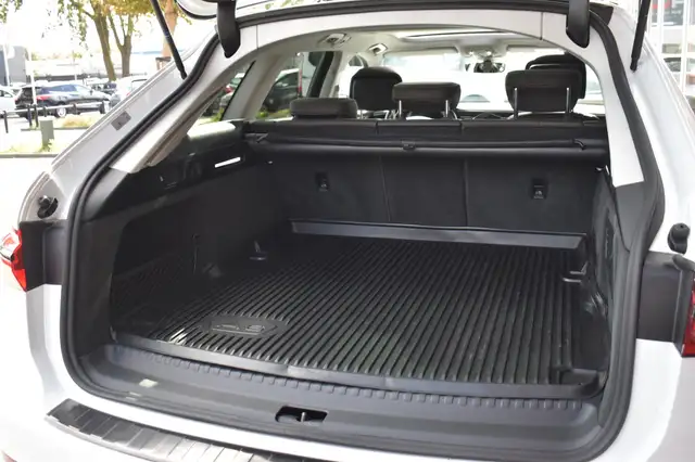 Audi A6 view 11