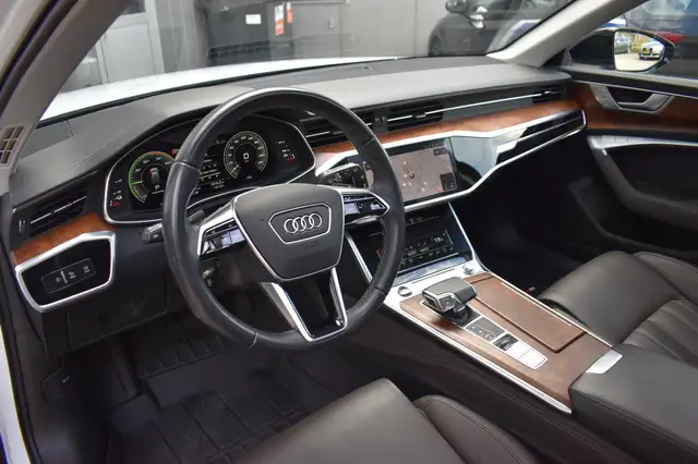 Audi A6 view 3