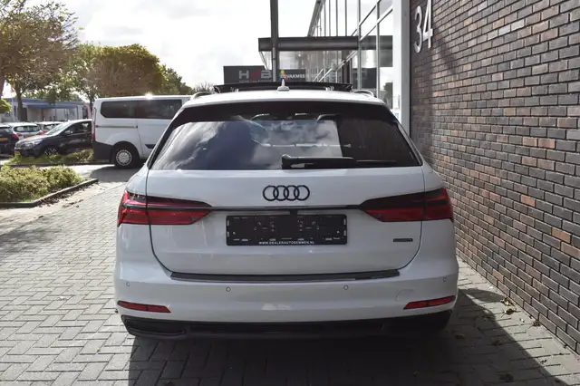 Audi A6 view 10