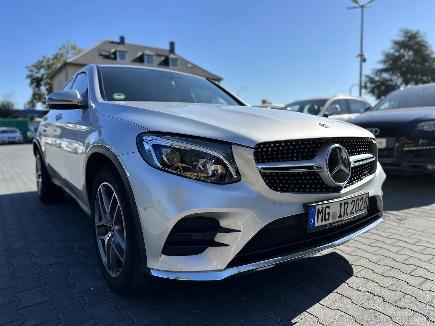 Mercedes-Benz GLC 350 Coupe d 4Matic/ AMG Silver - 2