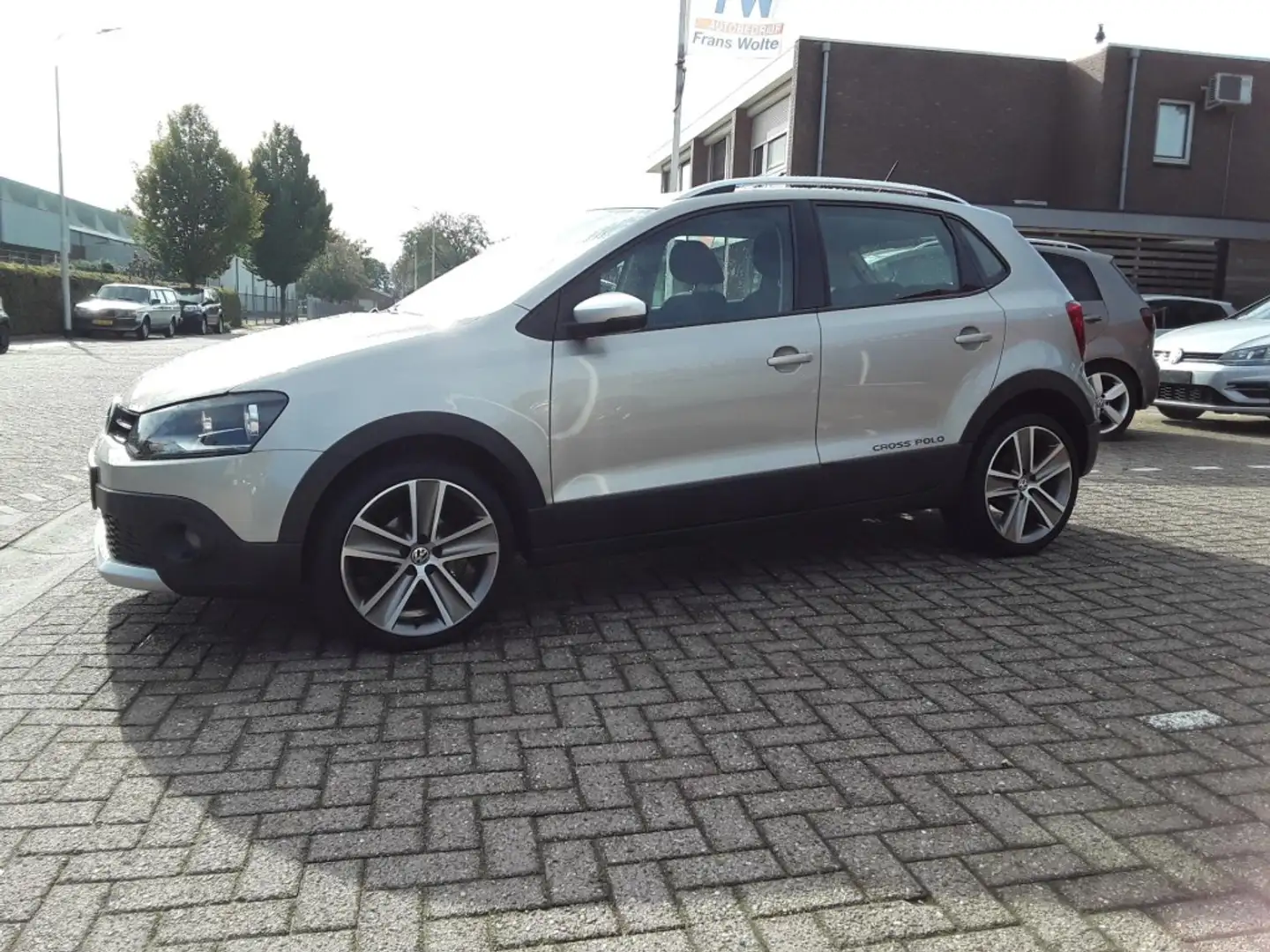 Volkswagen Polo 1.2 TSI CROSS / 90 PK / AIRCO Beige - 2