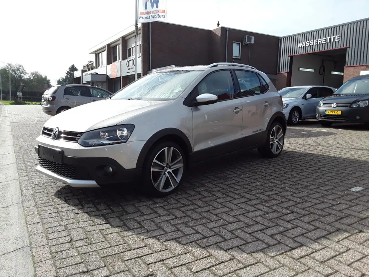 Volkswagen Polo 1.2 TSI CROSS / 90 PK / AIRCO Beige - 1