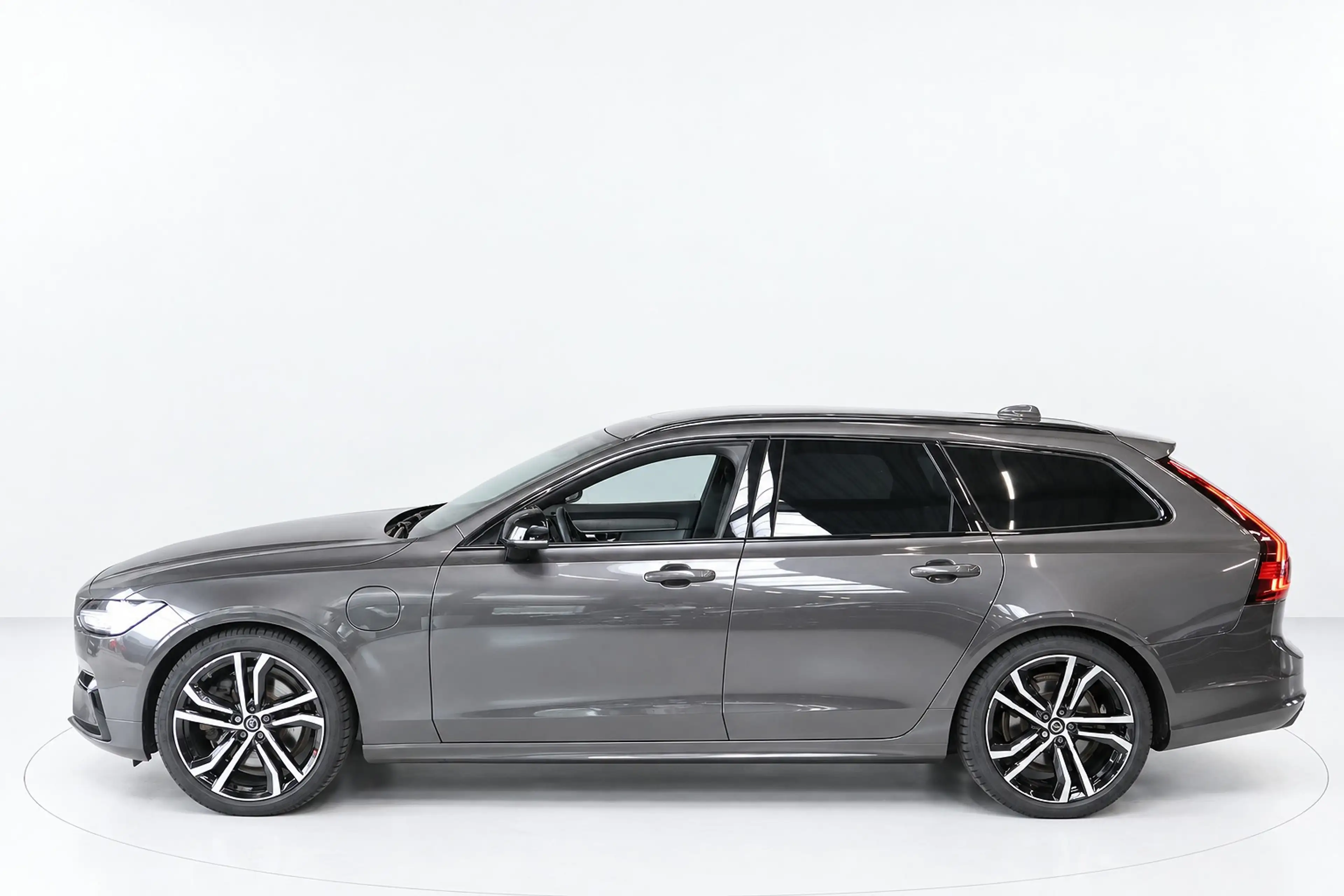 Volvo V90 2.0 T8 Plug-in hybrid AWD Plus Dark|Full options|A — photo 2