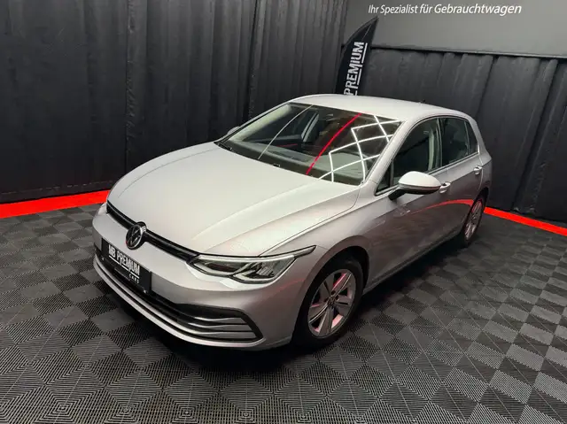 Volkswagen Golf view 2