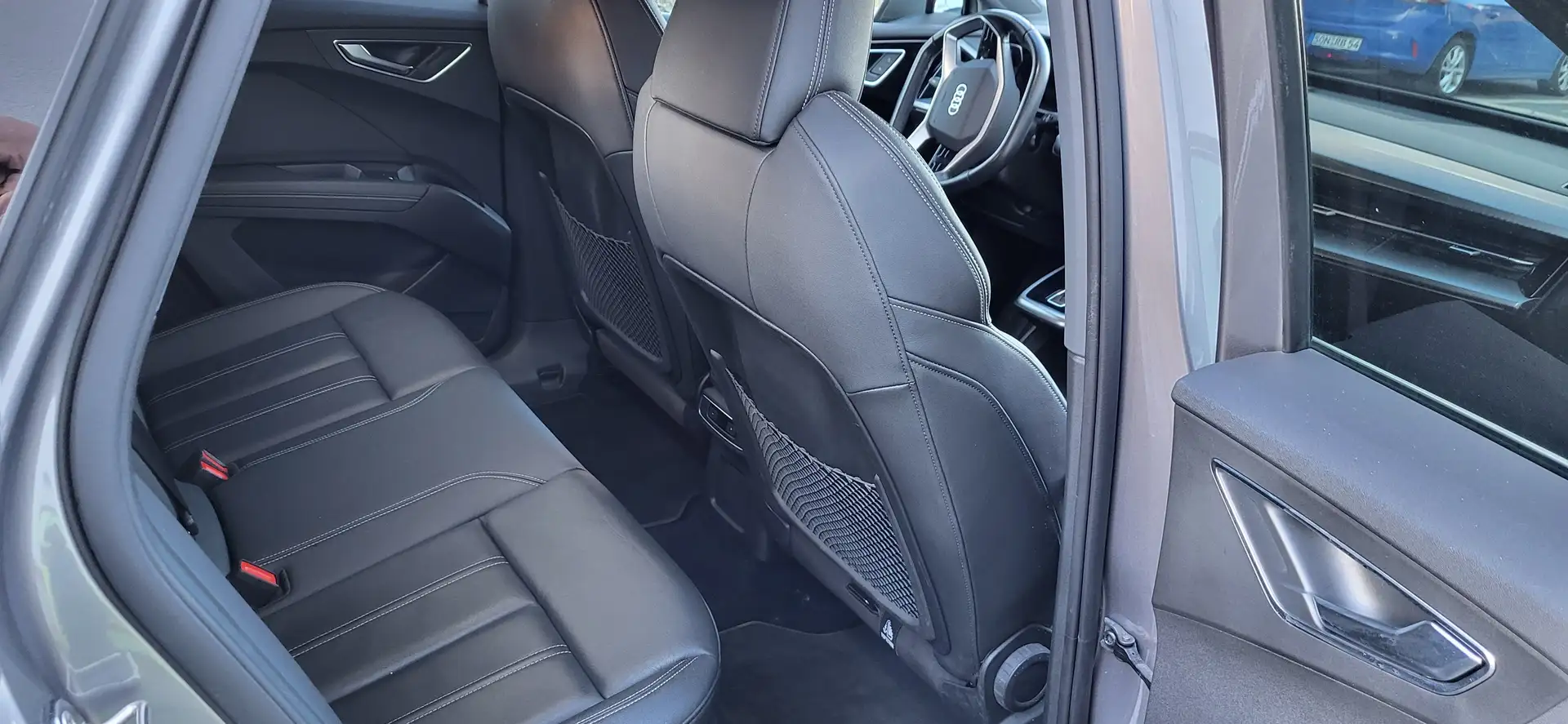 Audi Q4 e-tron 35 Sportback Grau - 2