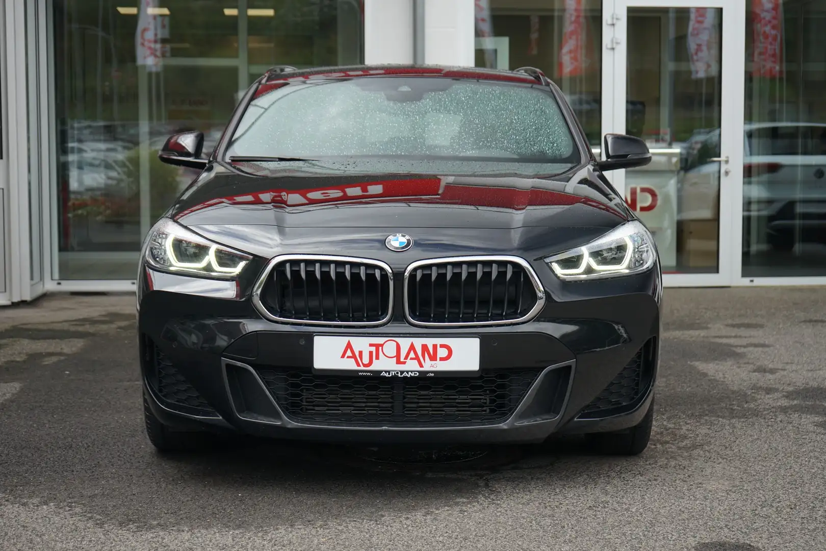 BMW X2 18i M Sport Aut. LED Navi Kamera Pano Schwarz - 2