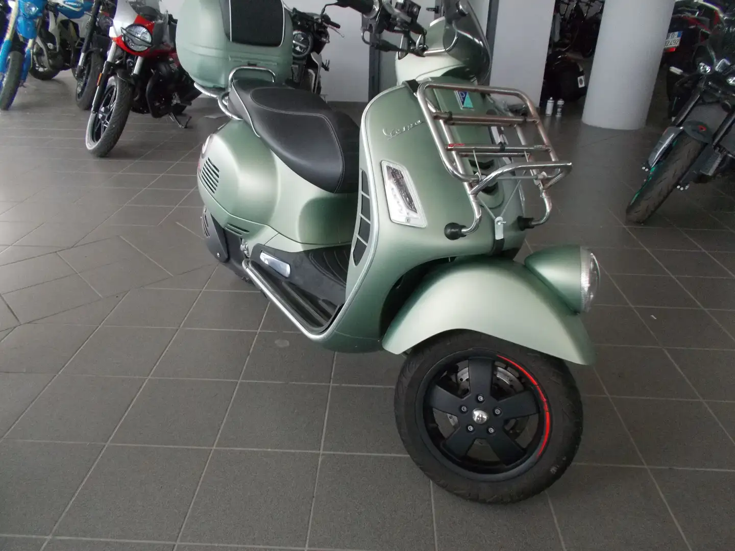 Vespa Sei Giorni 300 Verde - 2