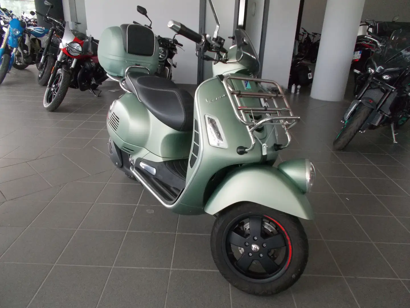 Vespa Sei Giorni 300 Verde - 1