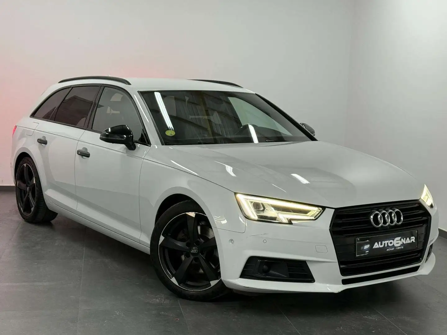 Audi A4 Avant 2.0 TDi S line - Boite Auto - Cuir - LED Blanc - 1