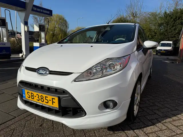 Ford Fiesta 1.4 ST - Line Ghia / Parkeersensoren / Bluetooth /