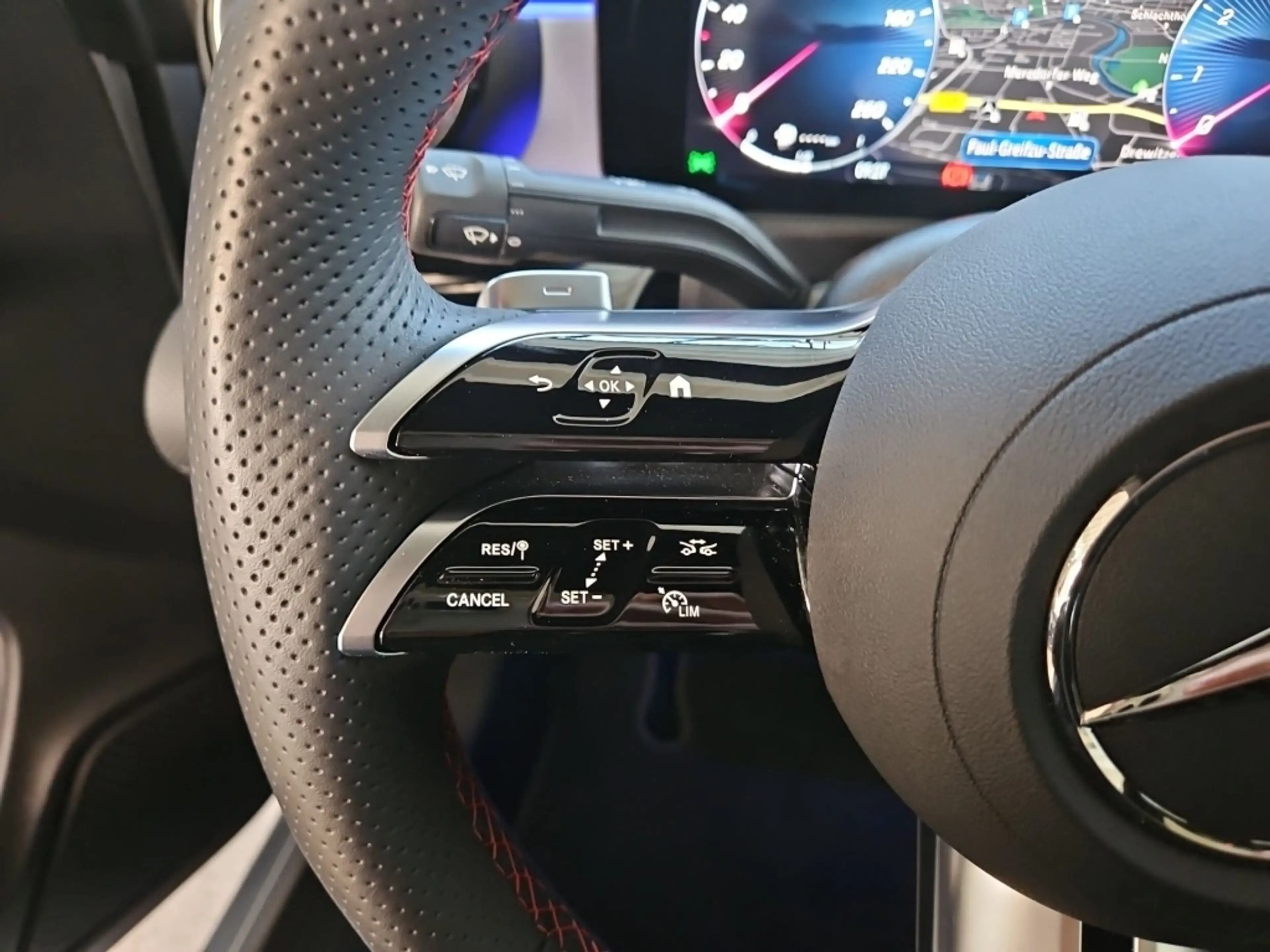 Mercedes-Benz CLA 200 Coupé AMG Night AHK Pano LED 360 Memory — photo 15