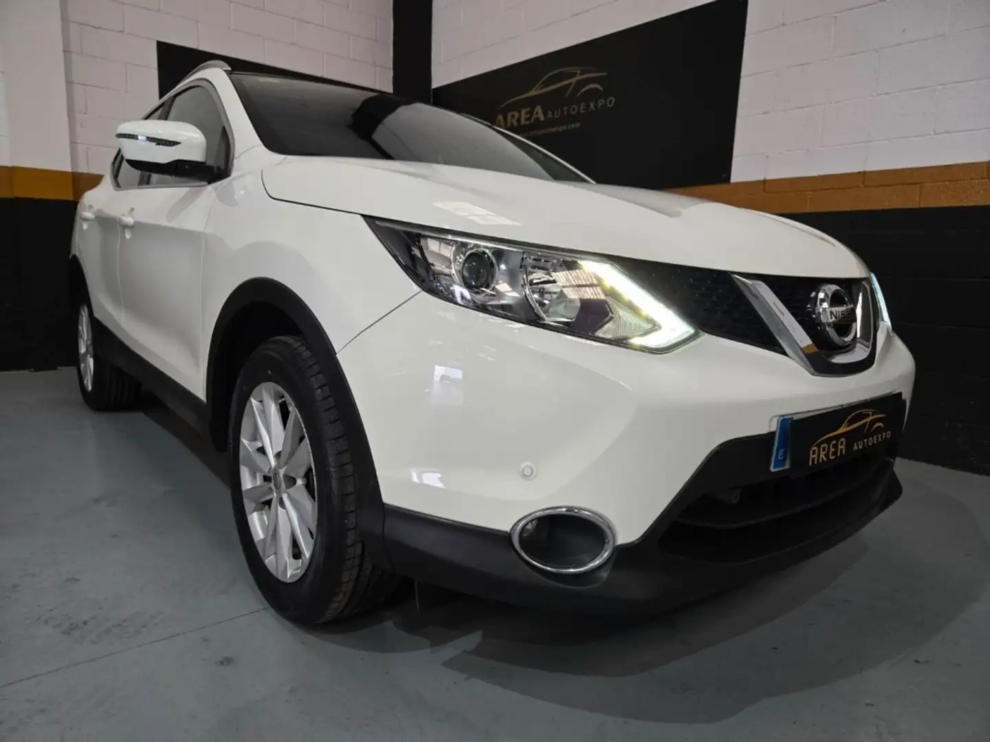 Nissan Qashqai 1.2 DIG-T Acenta 4x2 Weiß - 2