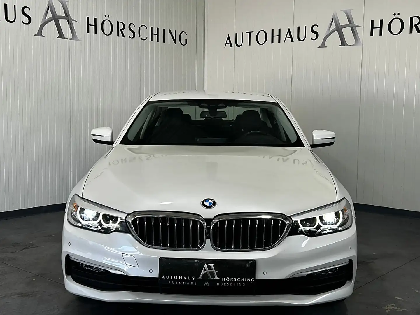 BMW 518 d Aut.//360°-Kamera//HEAD-UP// Weiß - 2