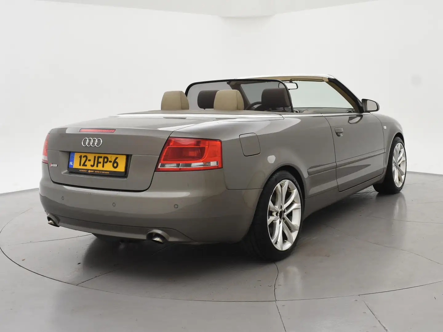 Audi A4 Cabriolet 3.0 TDI V6 232 PK QUATTRO *ALPACA BEIGE* Beige - 2