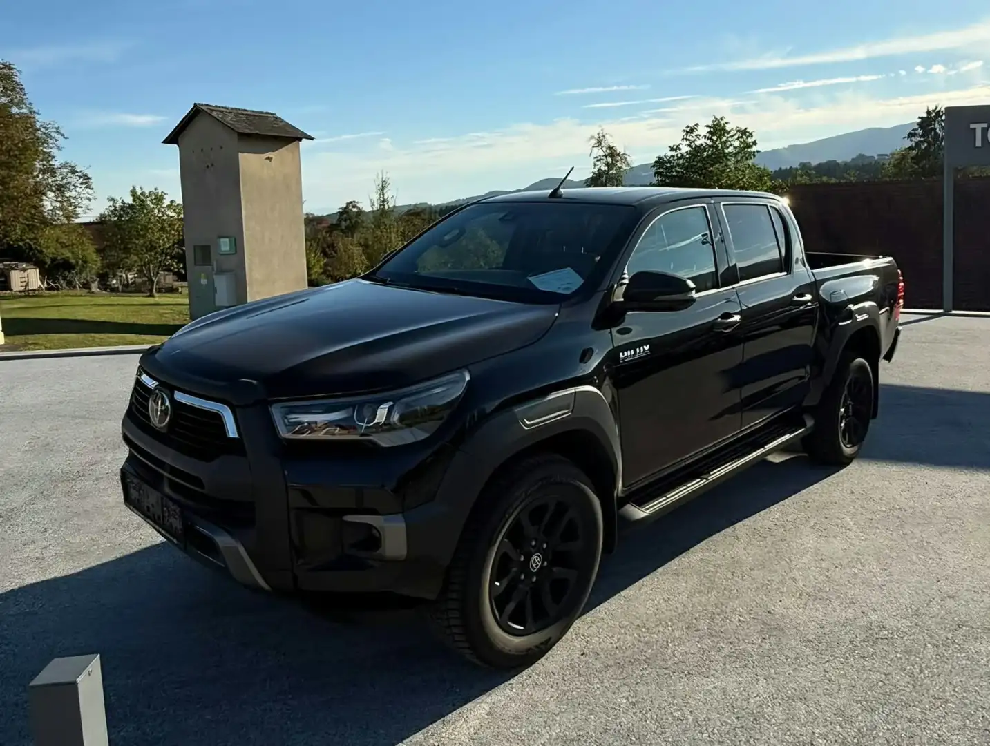 Toyota Hilux DK Invincible 4WD 2,8 D-4D Aut. - 2