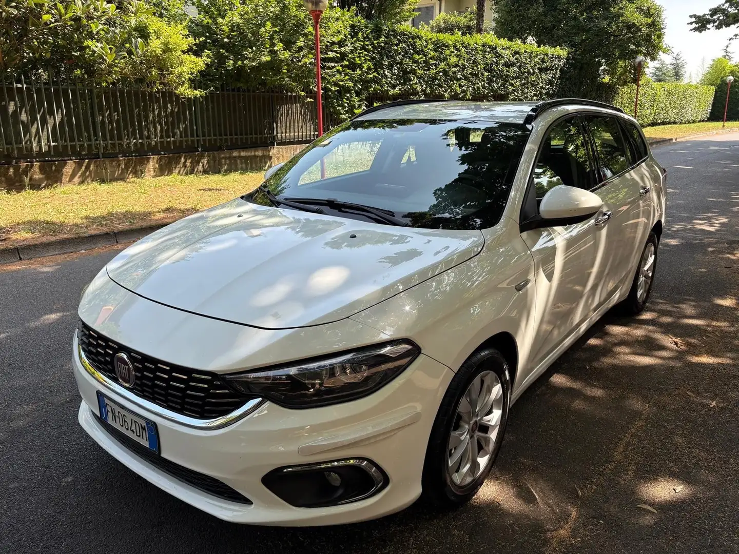 Fiat Tipo 1.6 Mjt S&S DCT SW Lounge Weiß - 2