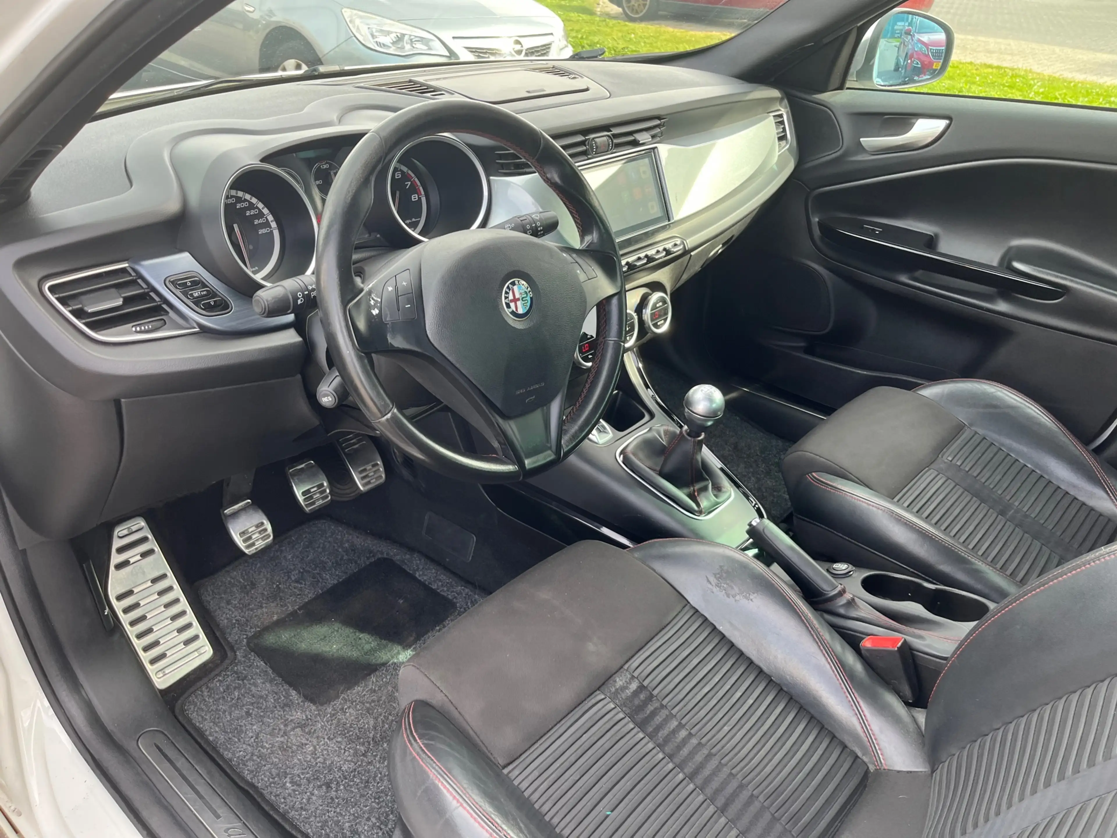 Alfa Romeo Giulietta 1.7 TBi Quadrifoglio Verde BJ 2011 — photo 11