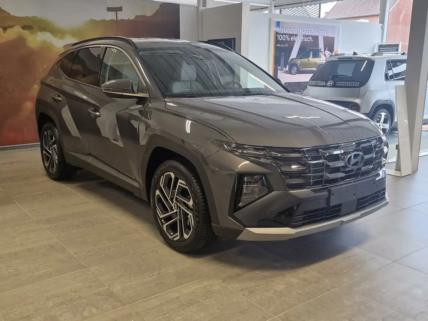 Hyundai TUCSON NIEUW! - SHINE Automaat, Leder, Navi, Carplay,.. + Grijs - 1
