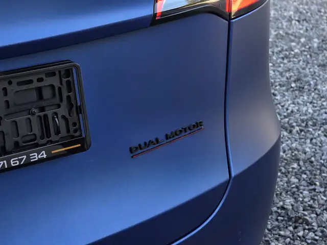 Tesla Model Y view 8