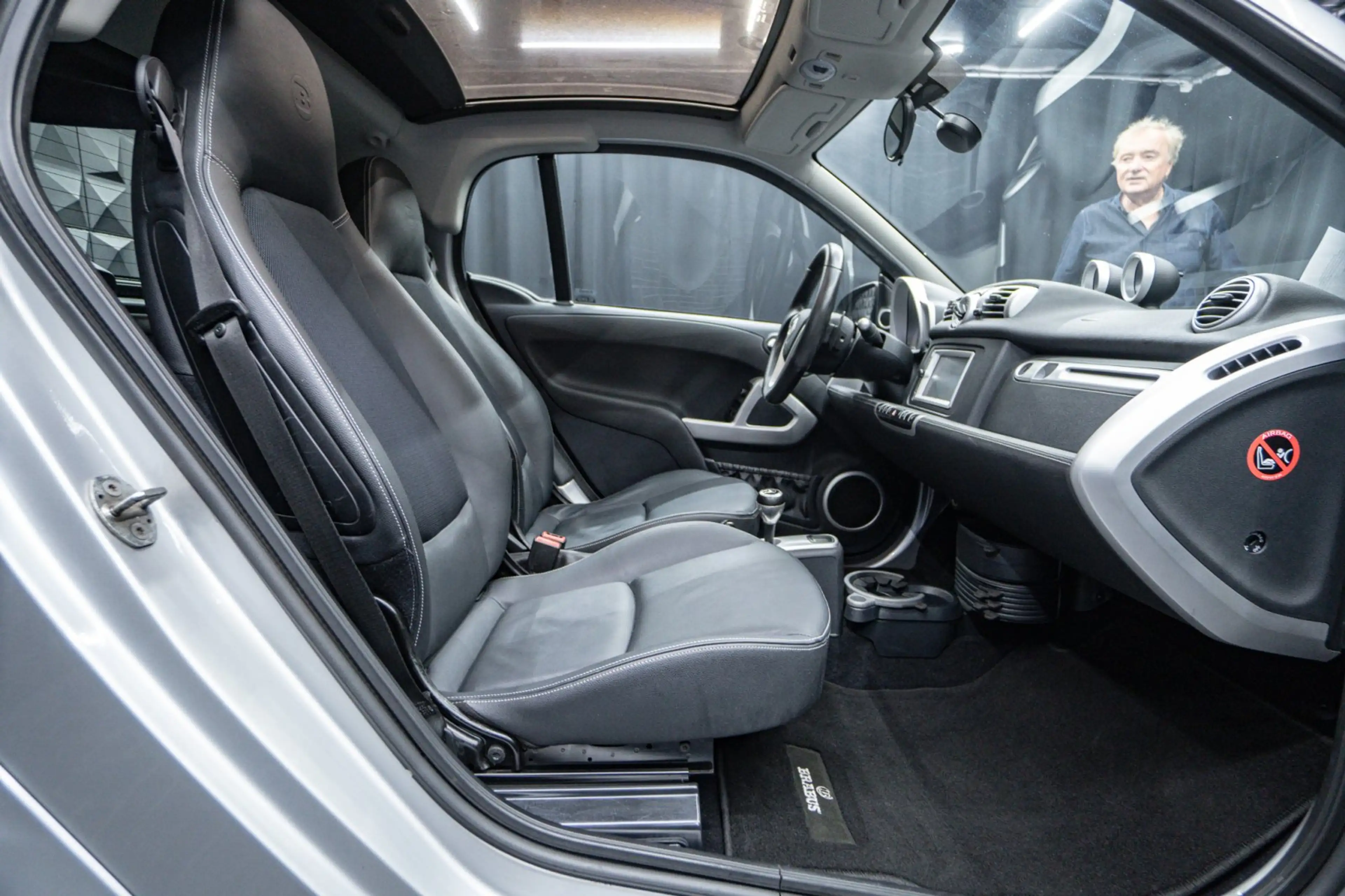 smart forTwo Coupe BRABUS Xclusive — photo 13