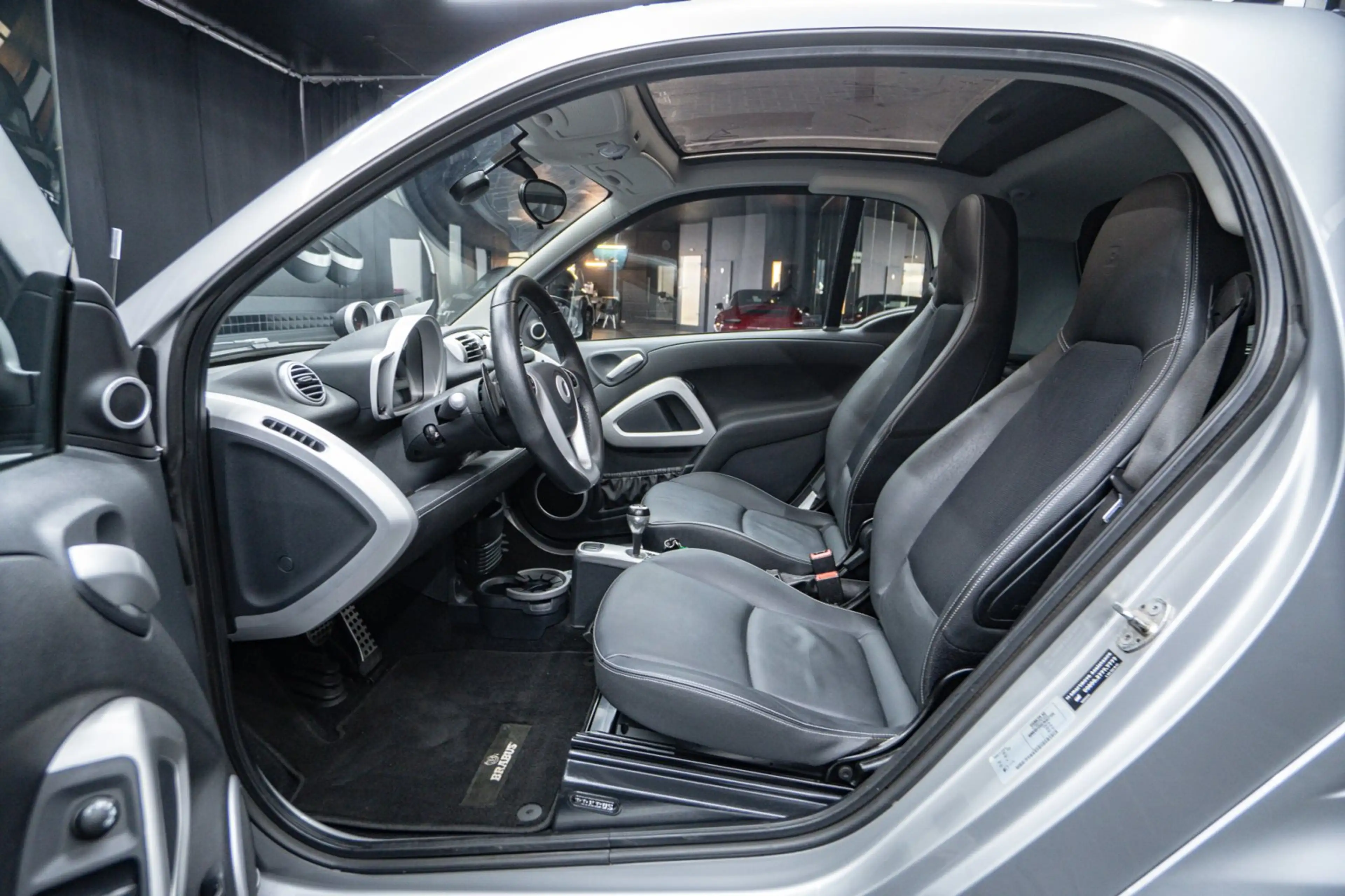 smart forTwo Coupe BRABUS Xclusive — photo 14