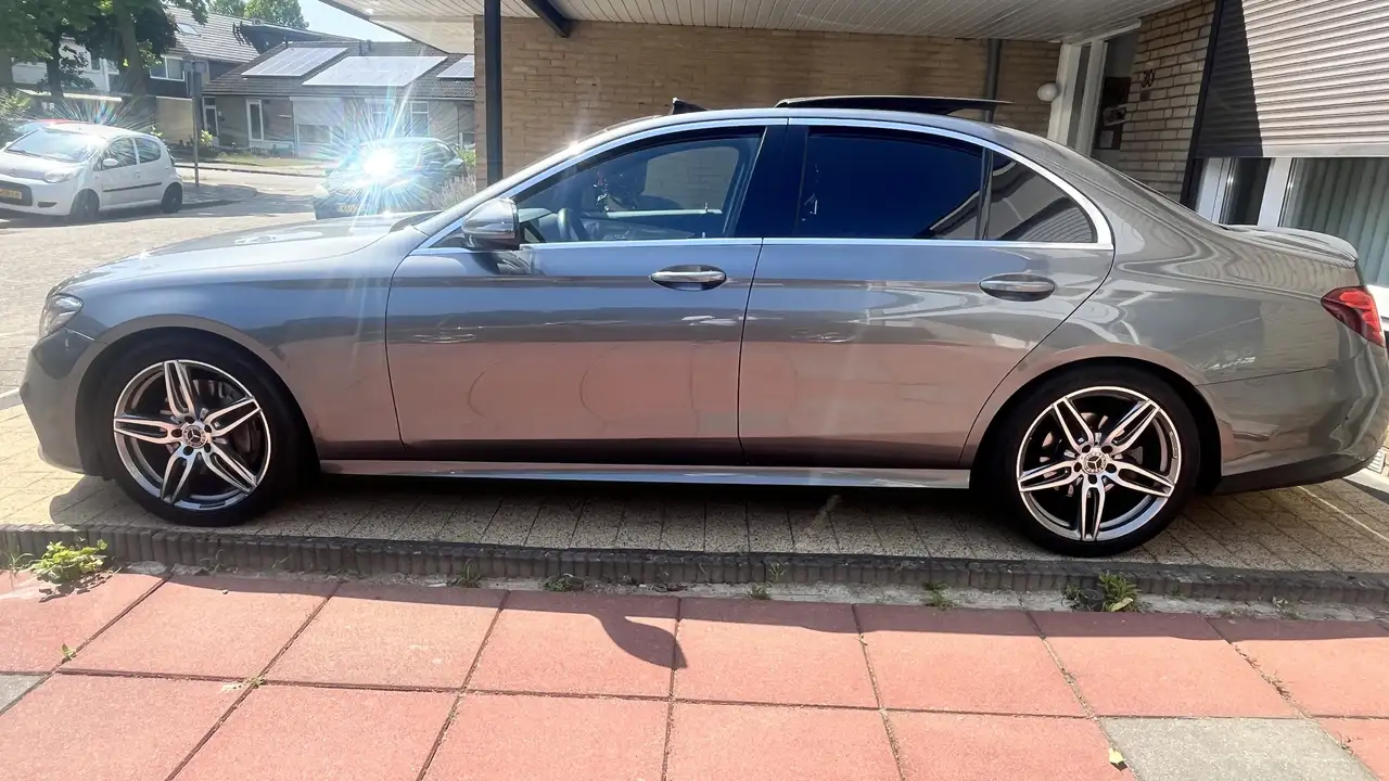 Mercedes-Benz E 200