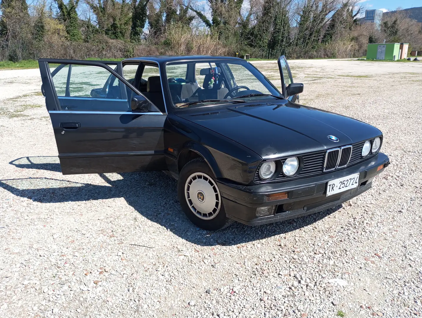 BMW 316 316i 4p crna - 1