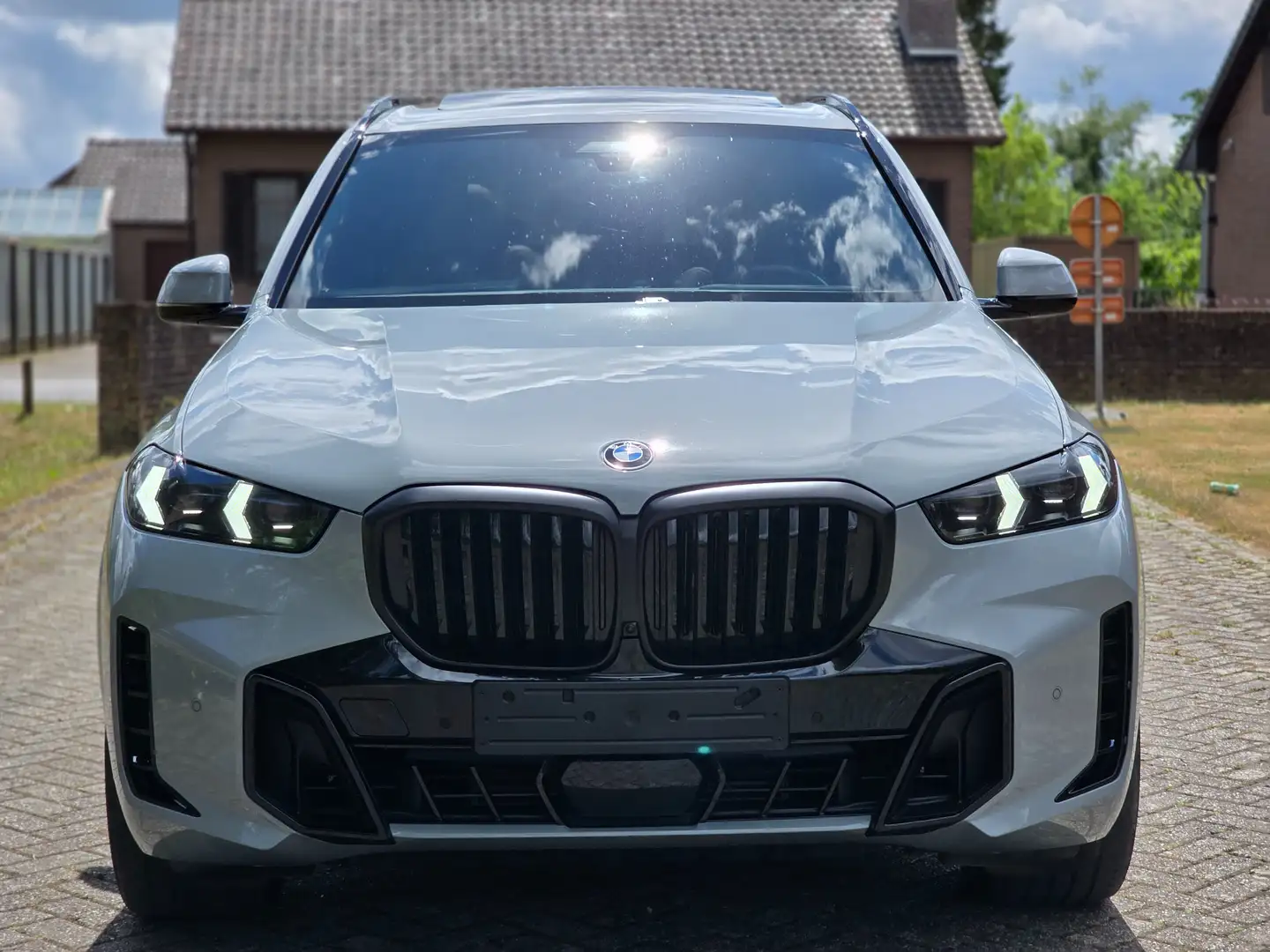 BMW X5 xDrive30d Facelift * M-Sport Pack * Full Option * Gris - 2