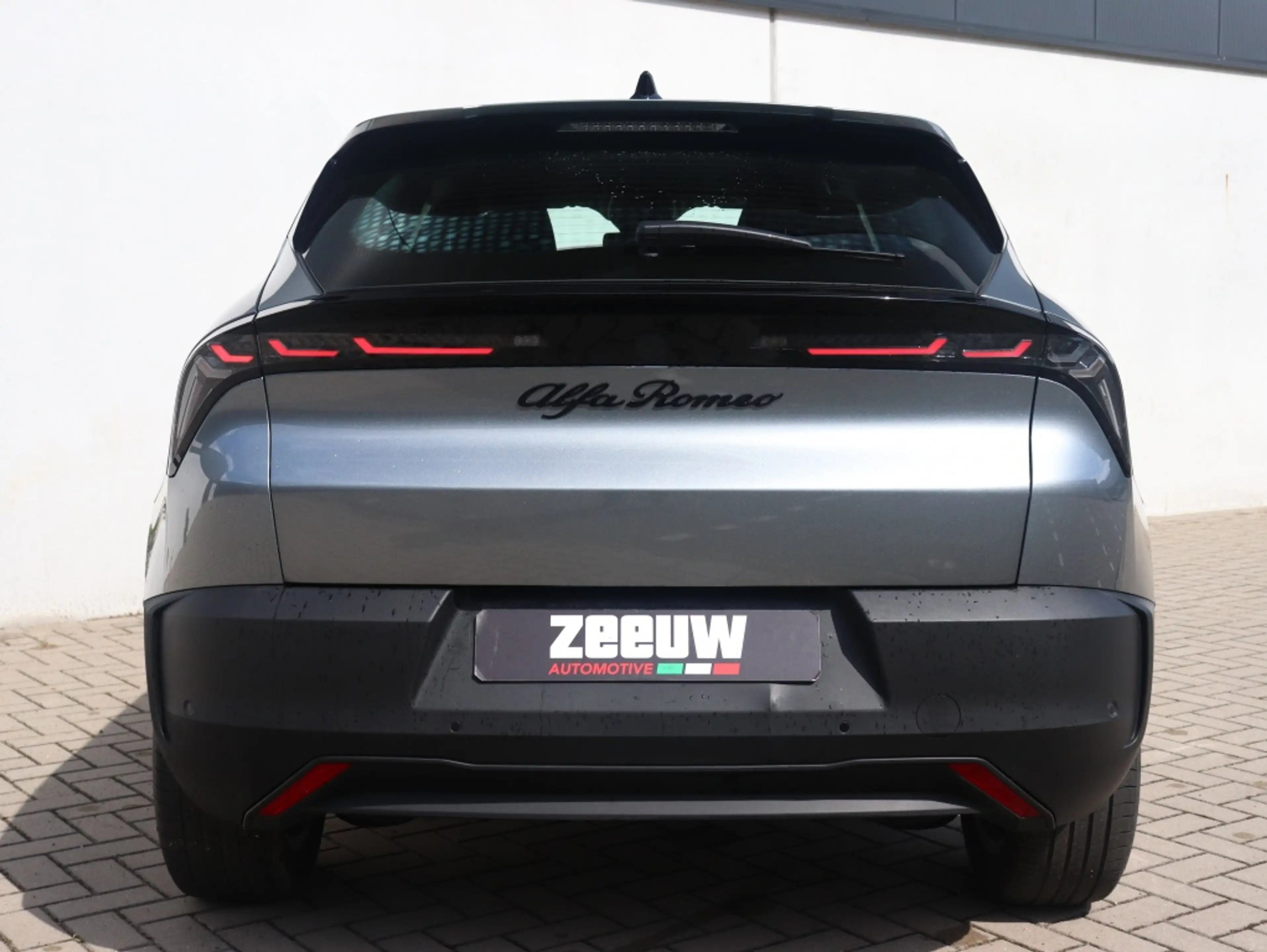 Alfa Romeo Junior Elettrica 54 kWh | Carplay | Clima | Cruise | LED — photo 13