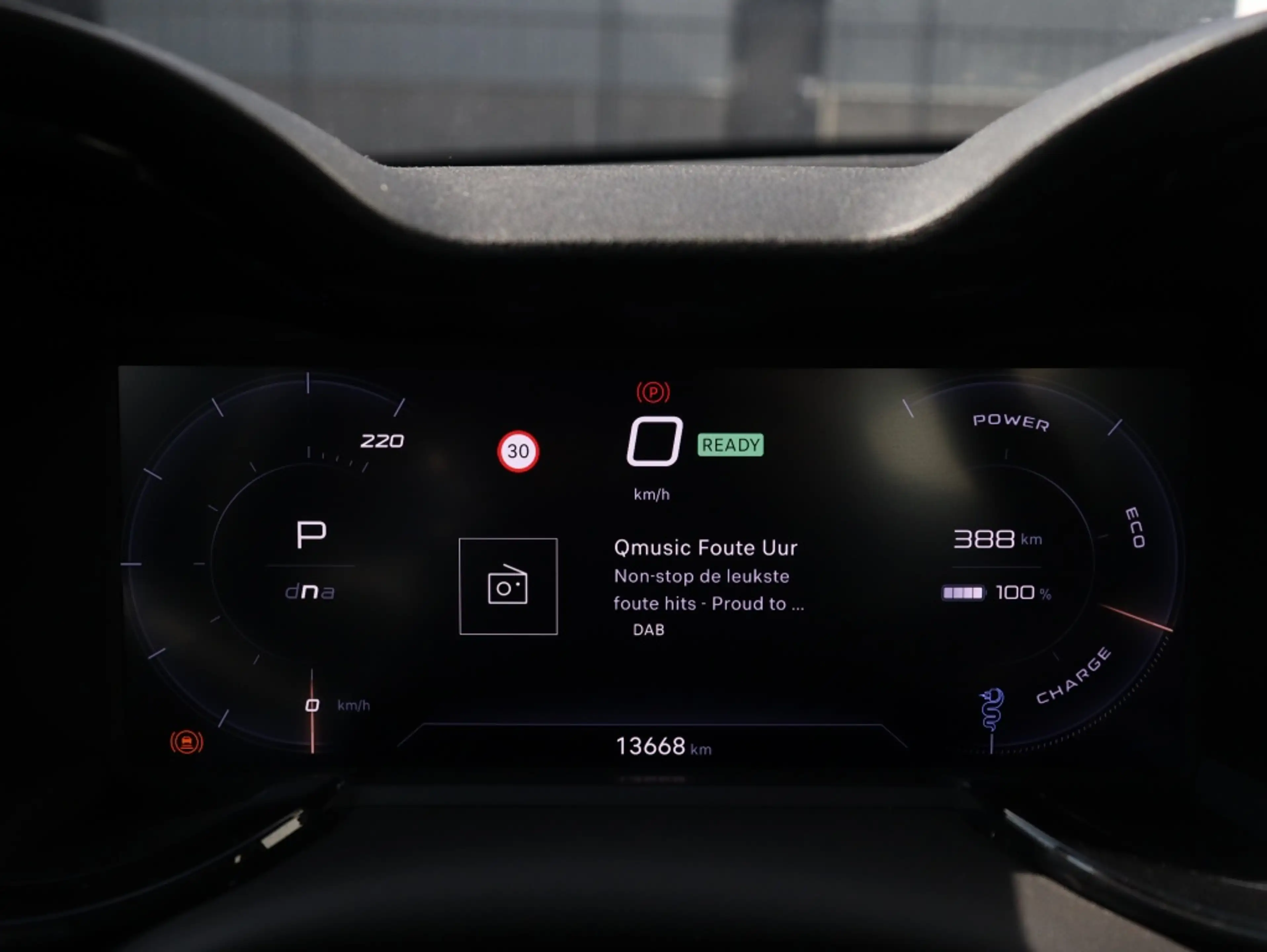Alfa Romeo Junior Elettrica 54 kWh | Carplay | Clima | Cruise | LED — photo 7