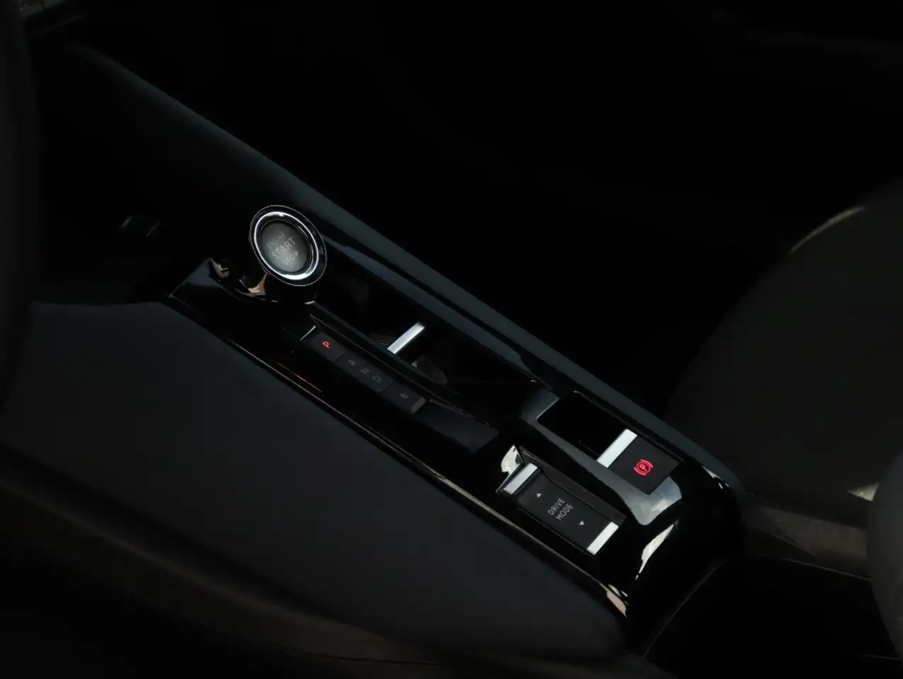 Alfa Romeo Junior 2025 — фото 14