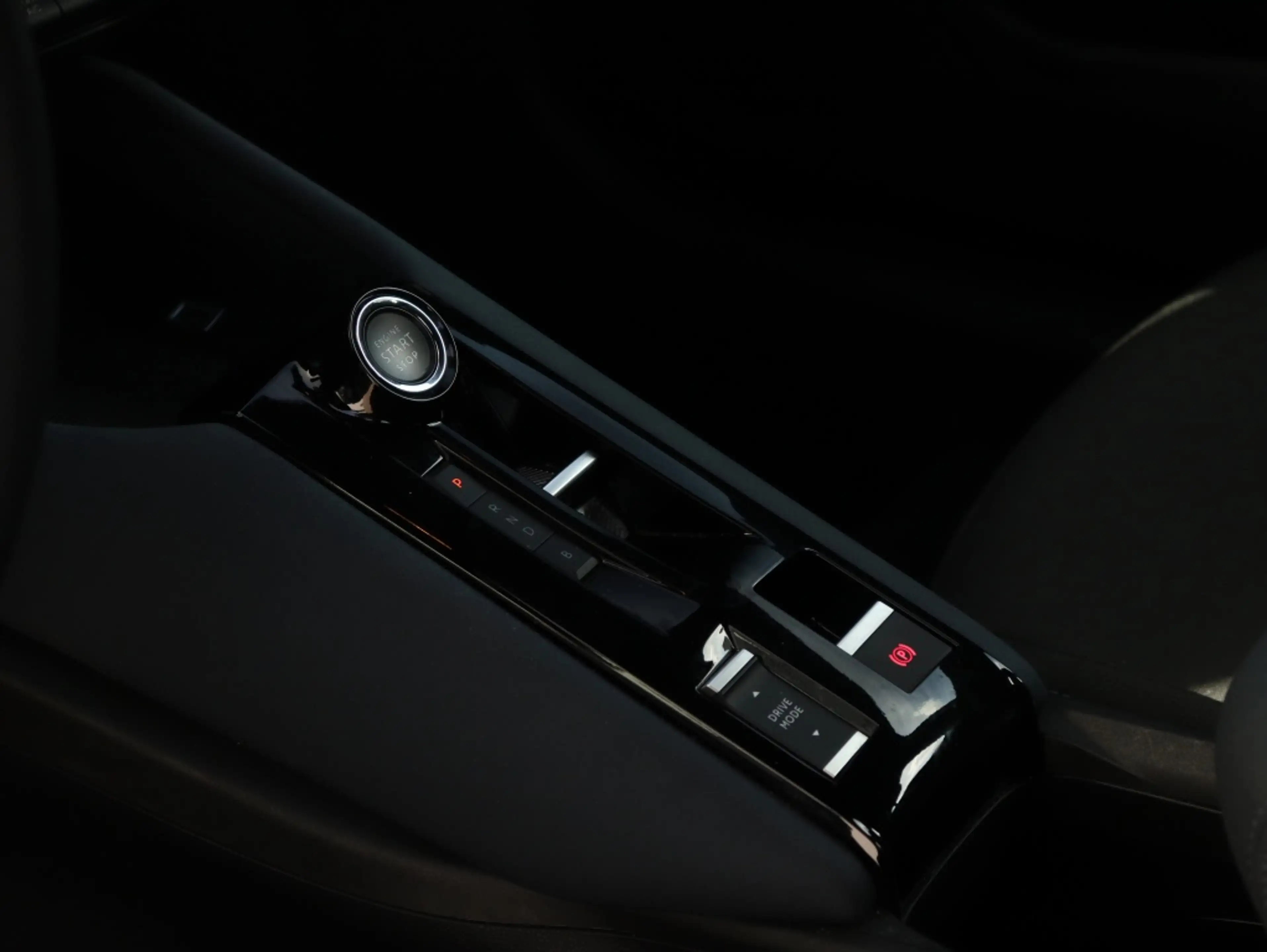 Alfa Romeo Junior Elettrica 54 kWh | Carplay | Clima | Cruise | LED — photo 14