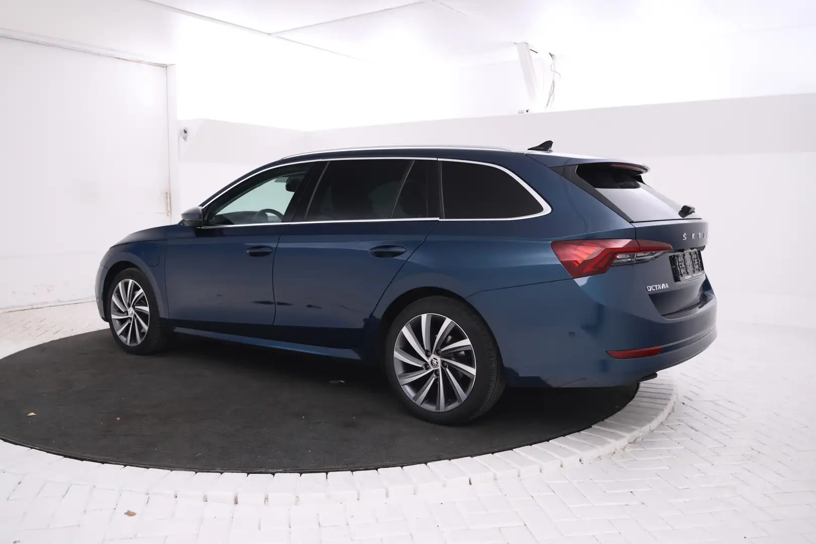 Skoda Octavia Combi 1.4 TSI iV PHEV Business Edition Plus Automa Groen - 2