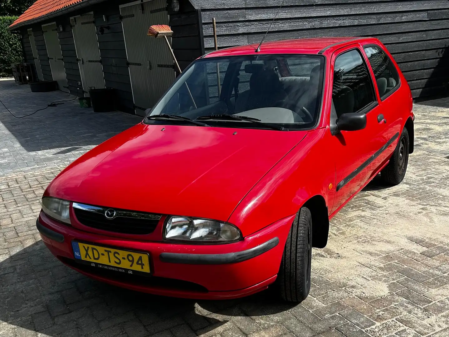 Mazda 121 121 1.25i GLX Rot - 2